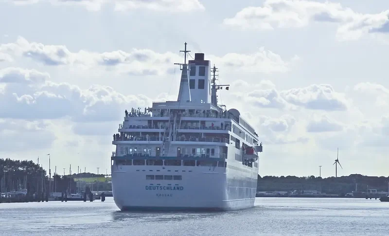 DEUTSCHLAND Passenger Ship IMO 9141807