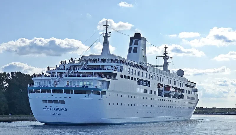 DEUTSCHLAND Passenger Ship IMO 9141807 photo 2