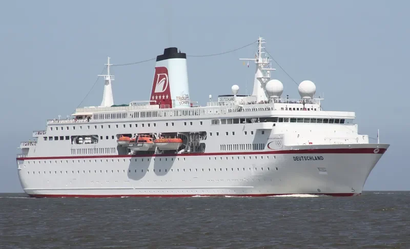 DEUTSCHLAND Passenger Ship IMO 9141807 photo 9
