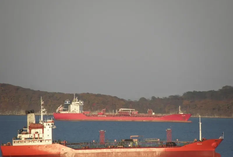 OKEAN Tanker IMO 9142916 photo 9