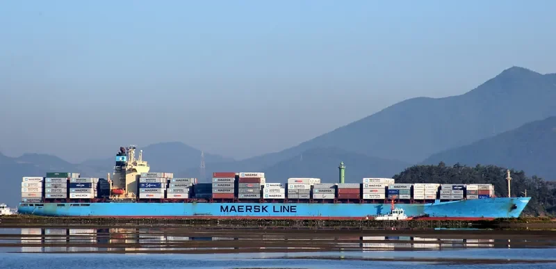 SEA LAND INTREPID Container Ship IMO 9143025 photo 4