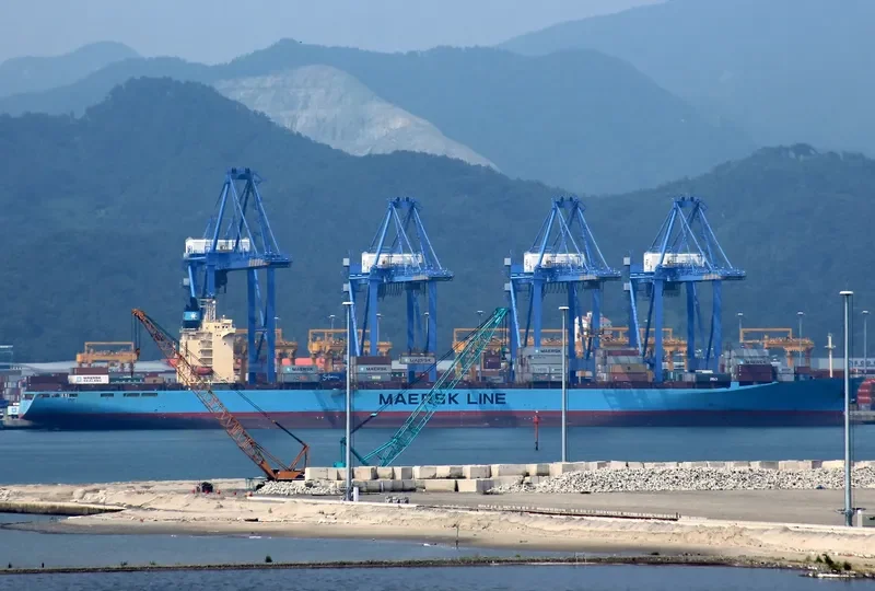 SEA LAND INTREPID Container Ship IMO 9143025 photo 10