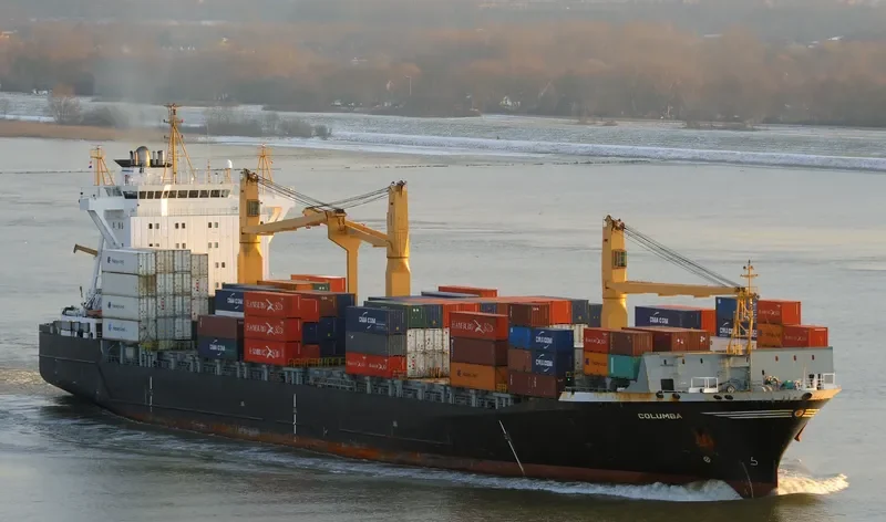 COLUMBA Container Ship IMO 9143233 photo 2