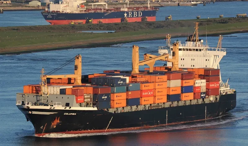 COLUMBA Container Ship IMO 9143233 photo 7