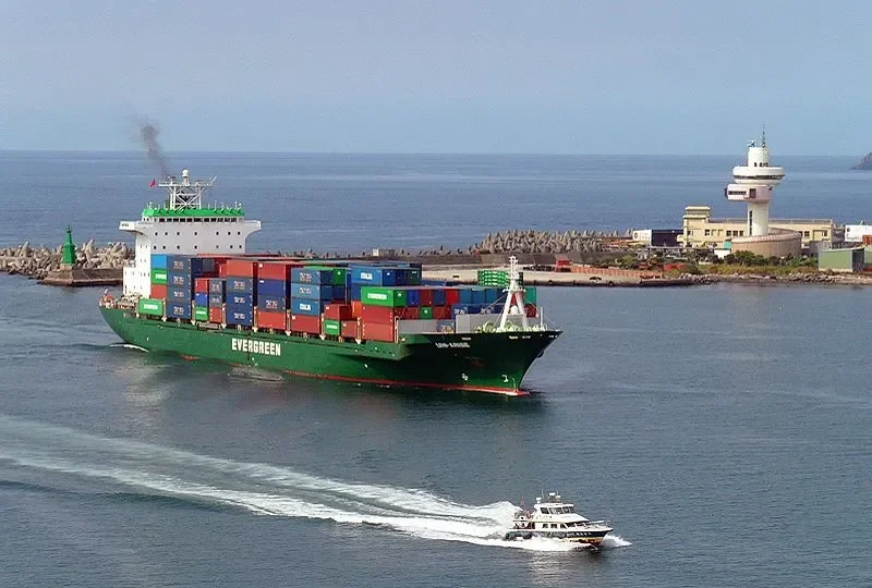 UNI ARISE Container Ship IMO 9143362 photo 10