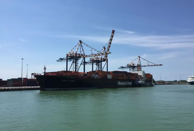 KOBE EXPRESS Container Ship IMO 9143544 photo 2