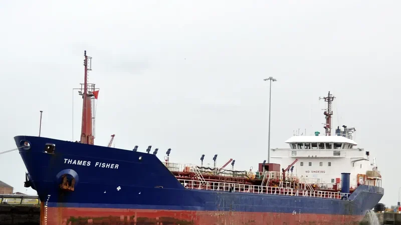 THAMES FISHER Tanker IMO 9145011 photo 2