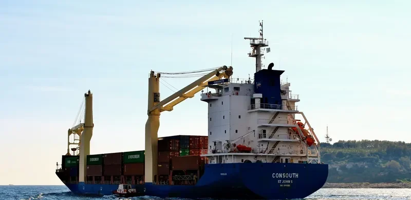 HH SOUTH Container Ship IMO 9145255 photo 2