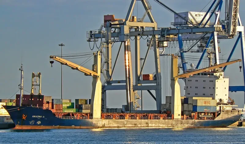 HH SOUTH Container Ship IMO 9145255 photo 5