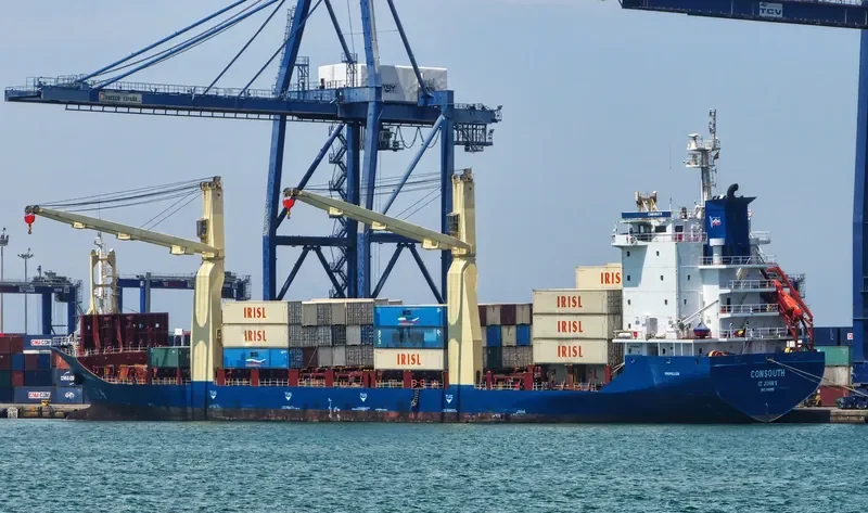 HH SOUTH Container Ship IMO 9145255 photo 6