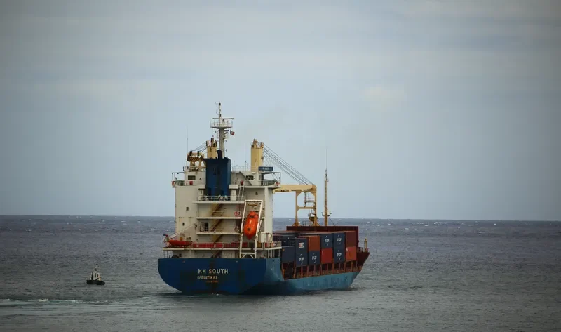 HH SOUTH Container Ship IMO 9145255 photo 8