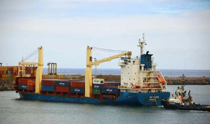 HH SOUTH Container Ship IMO 9145255 photo 9
