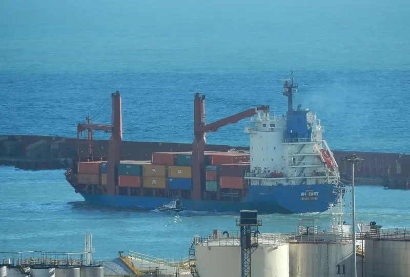 HH EAST Container Ship IMO 9145267 photo 2