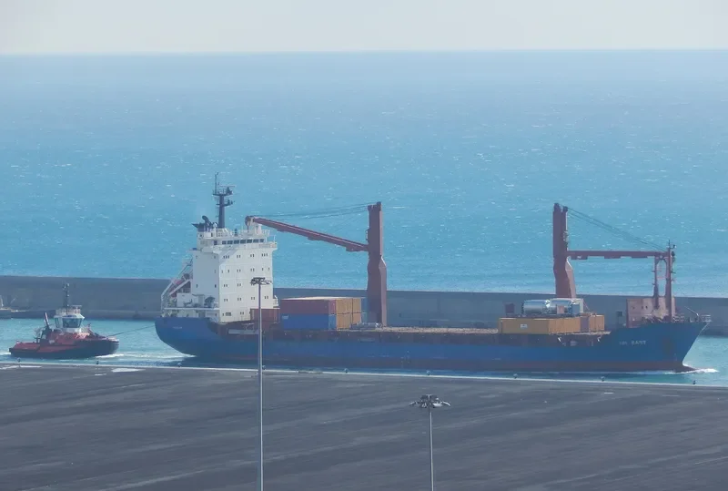 HH EAST Container Ship IMO 9145267 photo 3