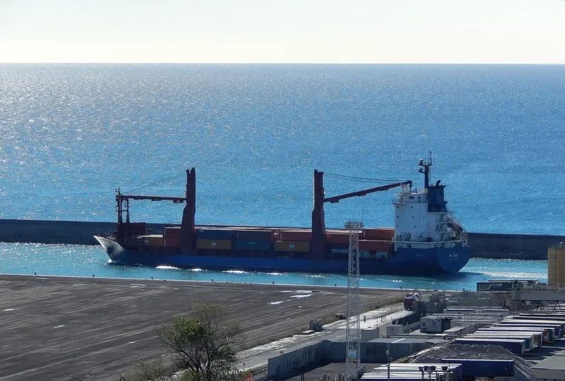HH EAST Container Ship IMO 9145267 photo 4
