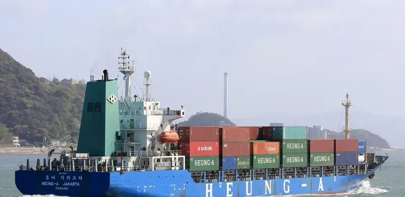 HEUNG A JAKARTA Container Ship IMO 9146297 photo 2