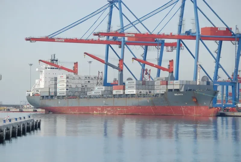 ELGI Container Ship IMO 9149304 photo 8