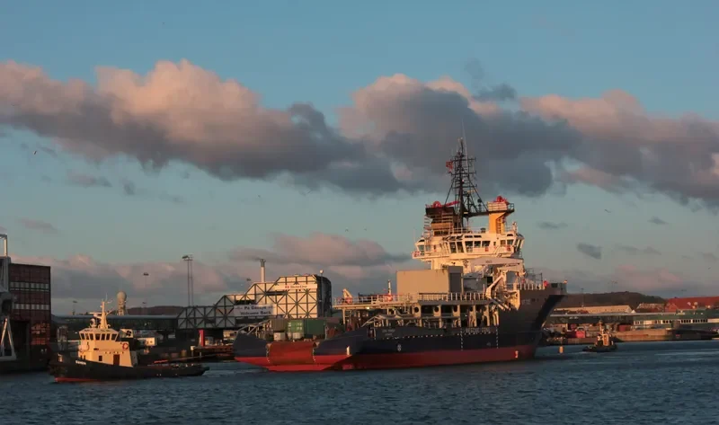 ALMAZ Offshore Vessel IMO 9150224 photo 9
