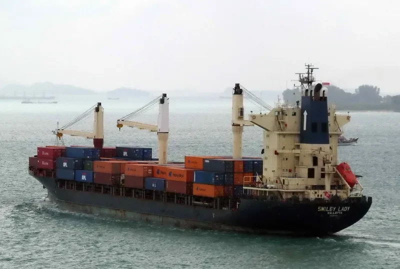 SMILEY LADY Container Ship IMO 9150406 photo 2