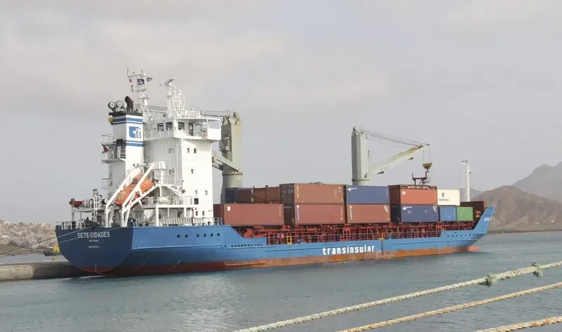 MARIA DA PAZ Container Ship IMO 9150432