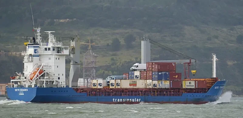 MARIA DA PAZ Container Ship IMO 9150432 photo 3