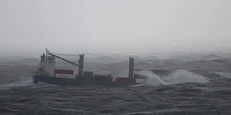 MARIA DA PAZ Container Ship IMO 9150432 photo 5