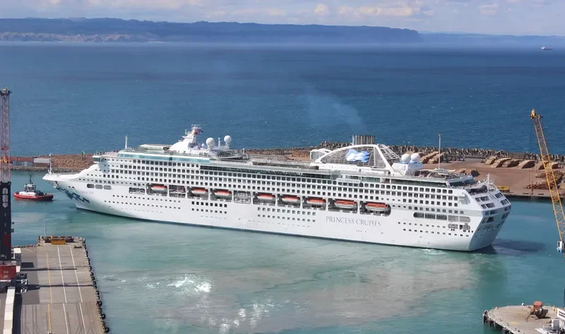 CHARMING Passenger Ship IMO 9150913 photo 2
