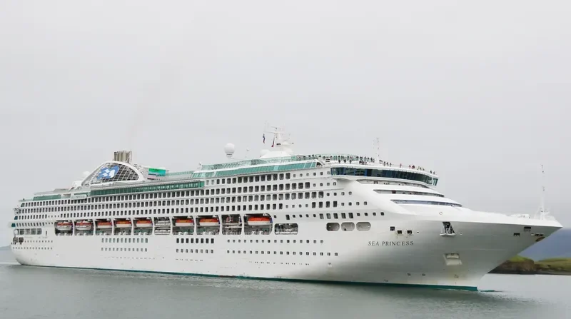 CHARMING Passenger Ship IMO 9150913 photo 8
