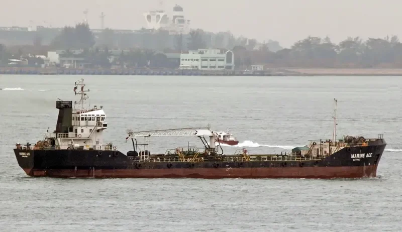 HE XIE HAO Tanker IMO 9151761 photo 2