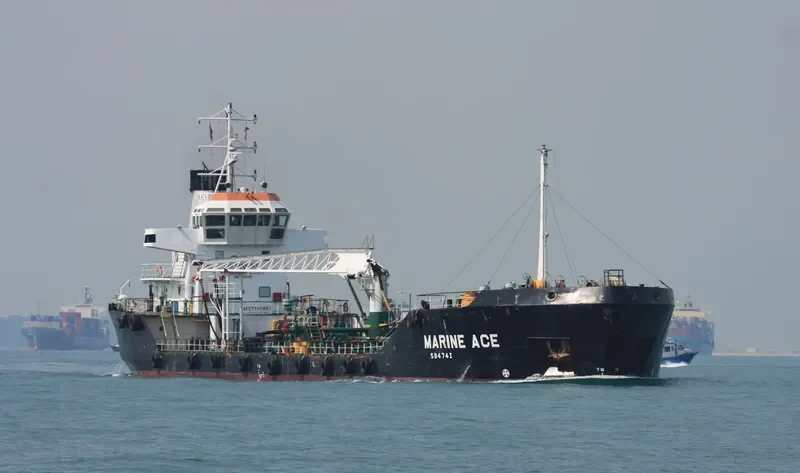 HE XIE HAO Tanker IMO 9151761 photo 3
