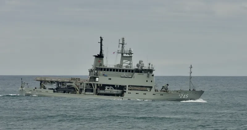 HMAS LEEUWIN General Cargo IMO 9151773 photo 4