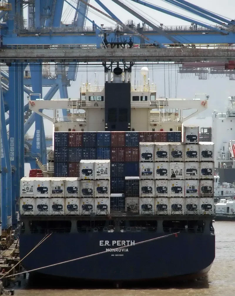 E.R.PERTH Container Ship IMO 9152868 photo 4
