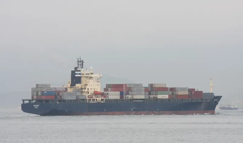 E.R.PERTH Container Ship IMO 9152868 photo 5