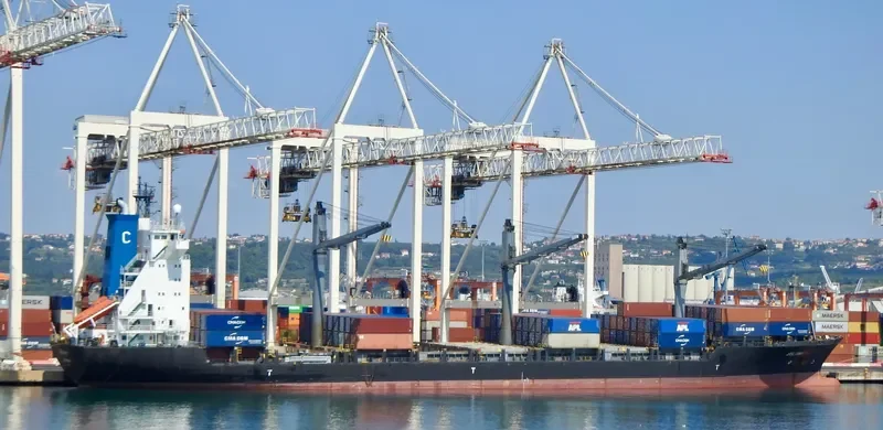 BELITAKI Container Ship IMO 9152923 photo 10