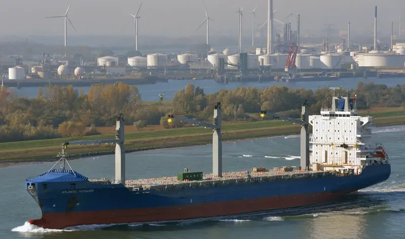 ATLANTIC VOYAGER Container Ship IMO 9153410 photo 3