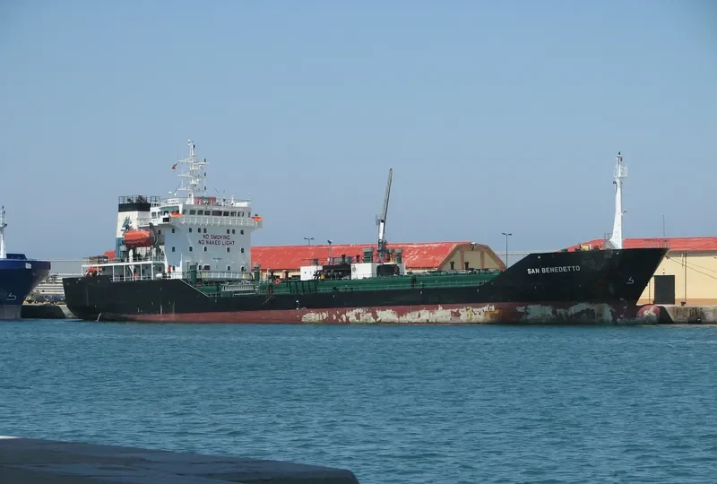 HERCULES Tanker IMO 9155248 photo 6