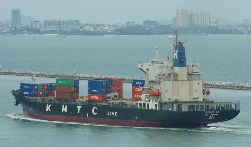 KMTC HONGKONG Container Ship IMO 9157753 photo 4