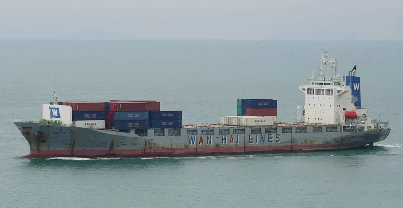WAN HAI 165 Container Ship IMO 9158850 photo 4