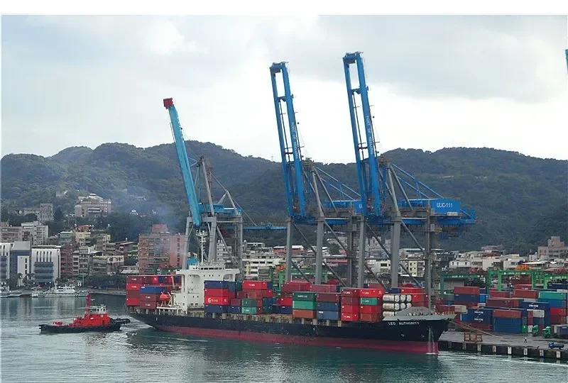 XIN OU 3 Container Ship IMO 9159878 photo 10