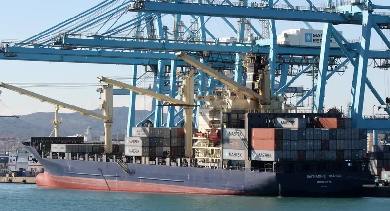 E.R.SANTIAGO Container Ship IMO 9160437 photo 4