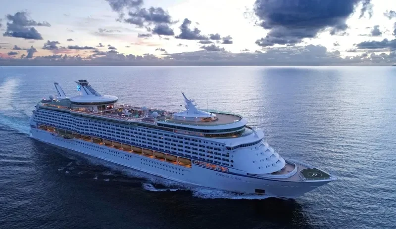 VOYAGER OF THE SEAS Passenger Ship IMO 9161716 photo 3