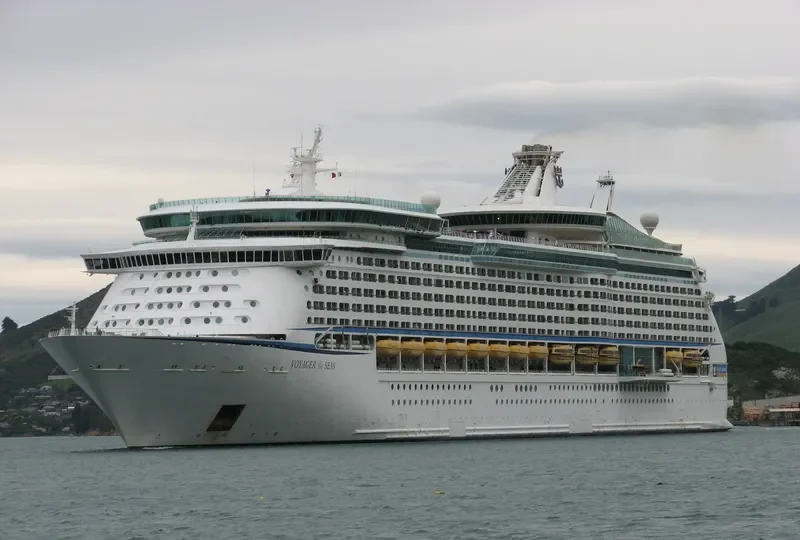 VOYAGER OF THE SEAS Passenger Ship IMO 9161716 photo 6