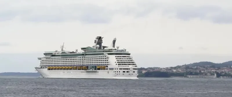 EXPLORER OF THE SEAS Passenger Ship IMO 9161728 photo 6