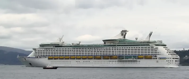 EXPLORER OF THE SEAS Passenger Ship IMO 9161728 photo 8