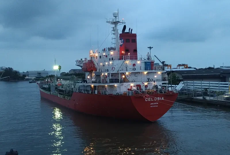 GRIYATERNATE Tanker IMO 9161900 photo 10