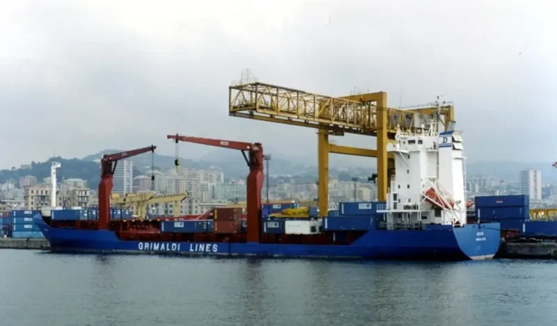 SAN PEDRO CALUNGSOD Container Ship IMO 9162095 photo 5