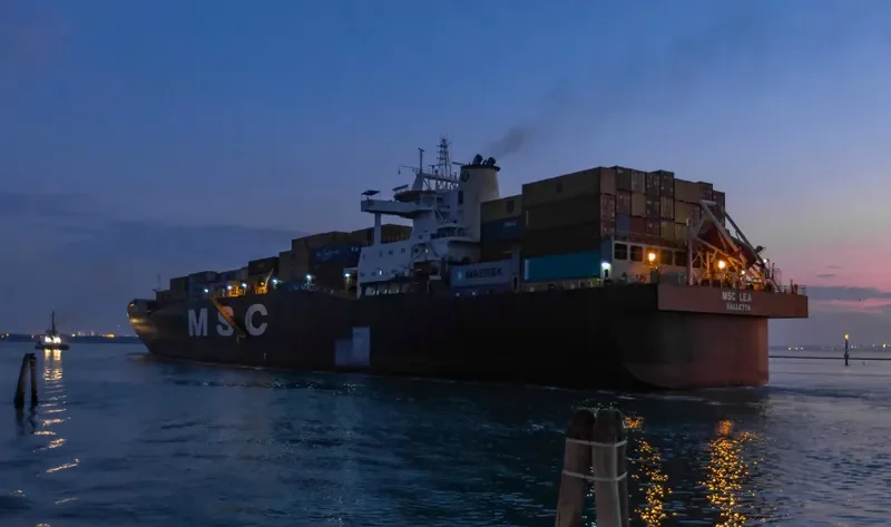 MSC LEA Container Ship IMO 9162643 photo 4