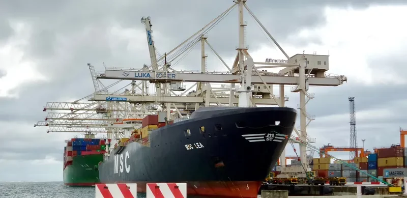 MSC LEA Container Ship IMO 9162643 photo 9