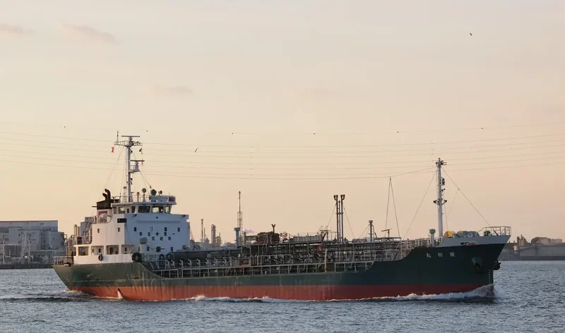 DIMAS PUTRA 3 Tanker IMO 9163104 photo 2