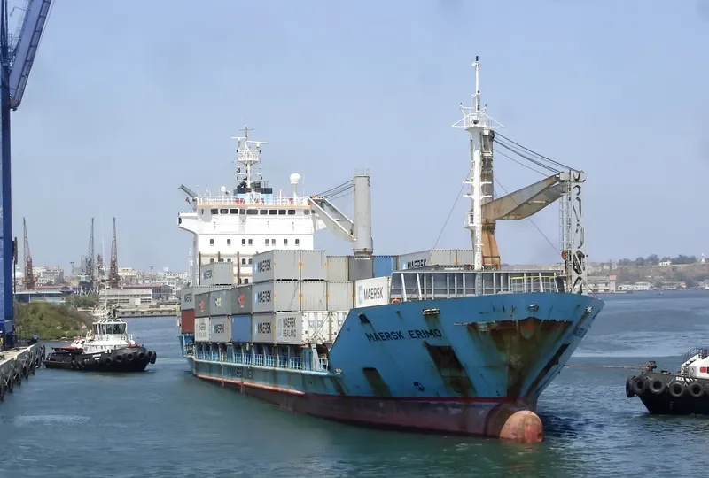 MERATUS BANJAR 2 Container Ship IMO 9163556 photo 3